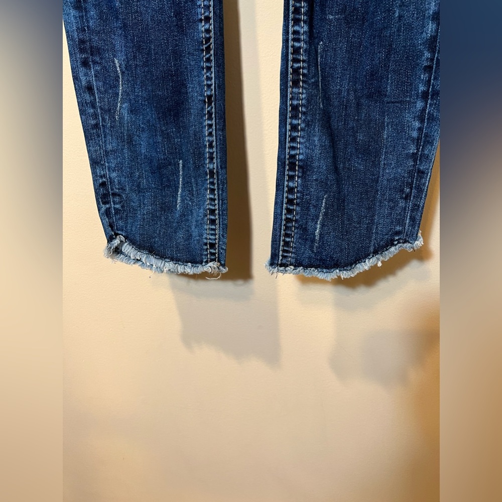 Silver Jeans Co - image 3